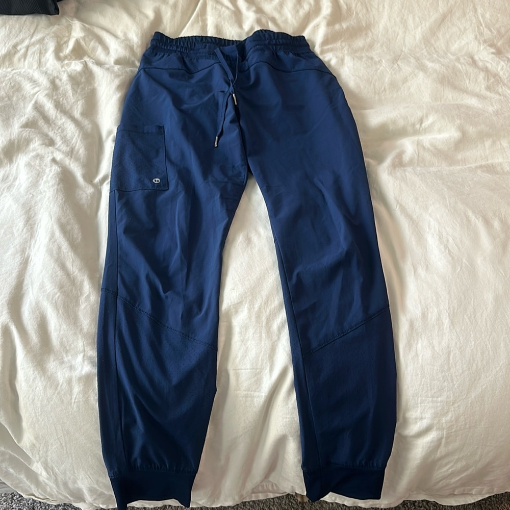 Navy scrub joggers